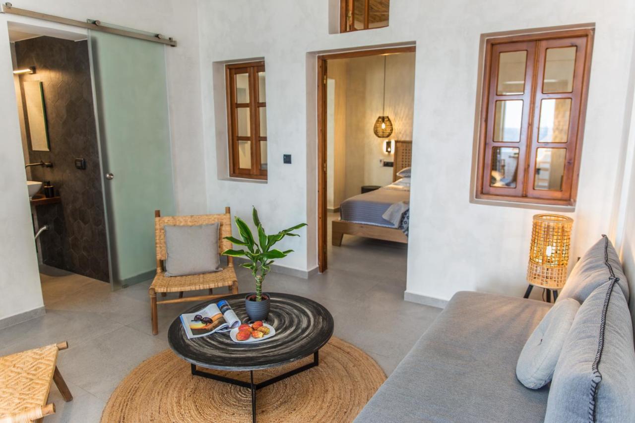 Almyra Oia Suites ภายนอก รูปภาพ
