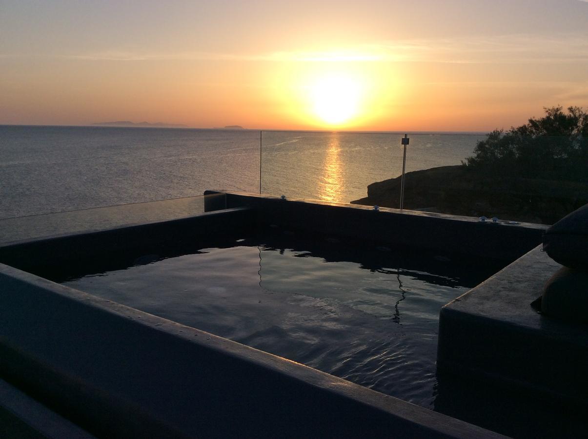 Almyra Oia Suites ภายนอก รูปภาพ